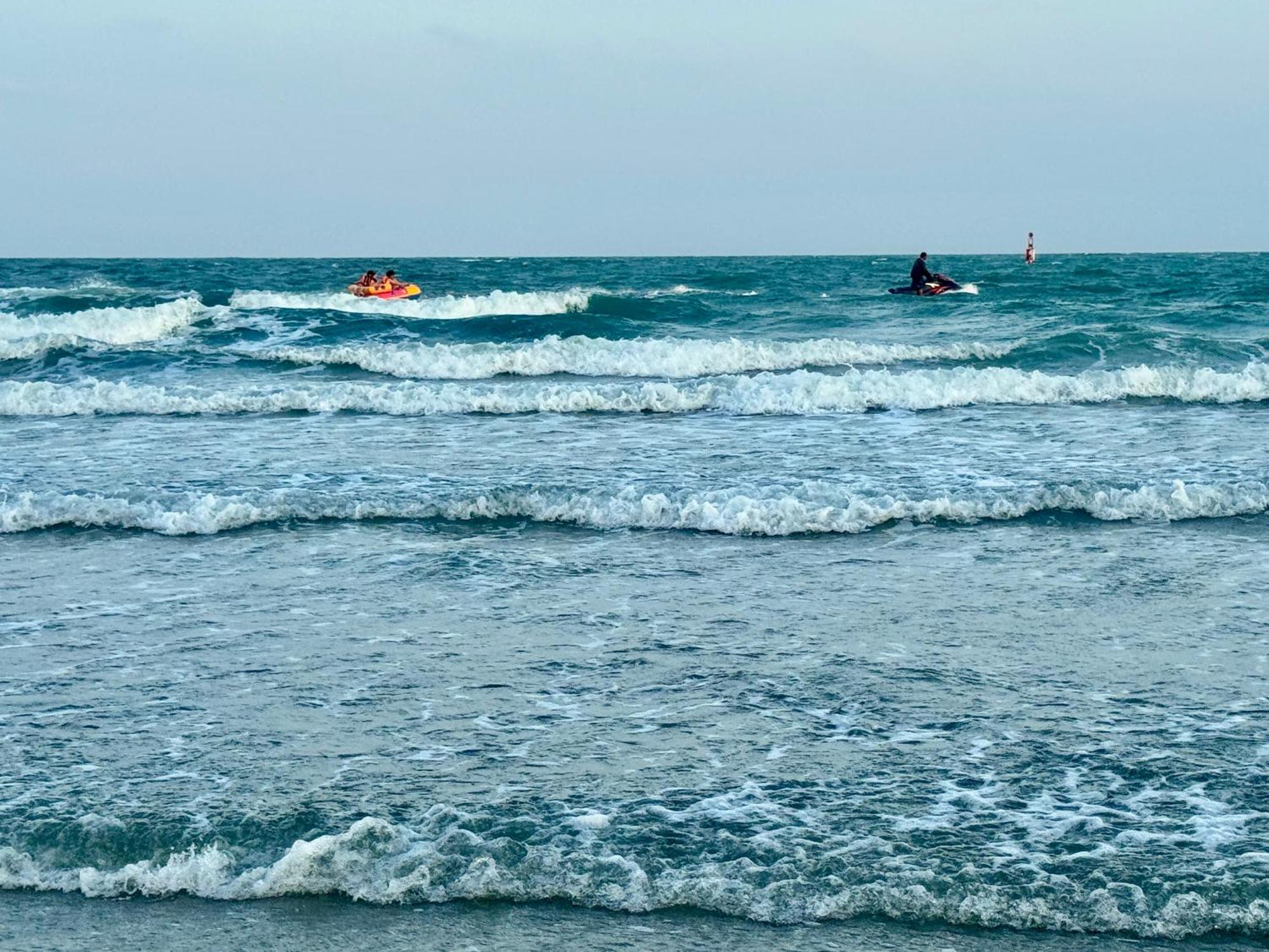 Sea&Mountain View,5 Mins Walk To Famous Beach With King Size Bed Huahin Kültér fotó