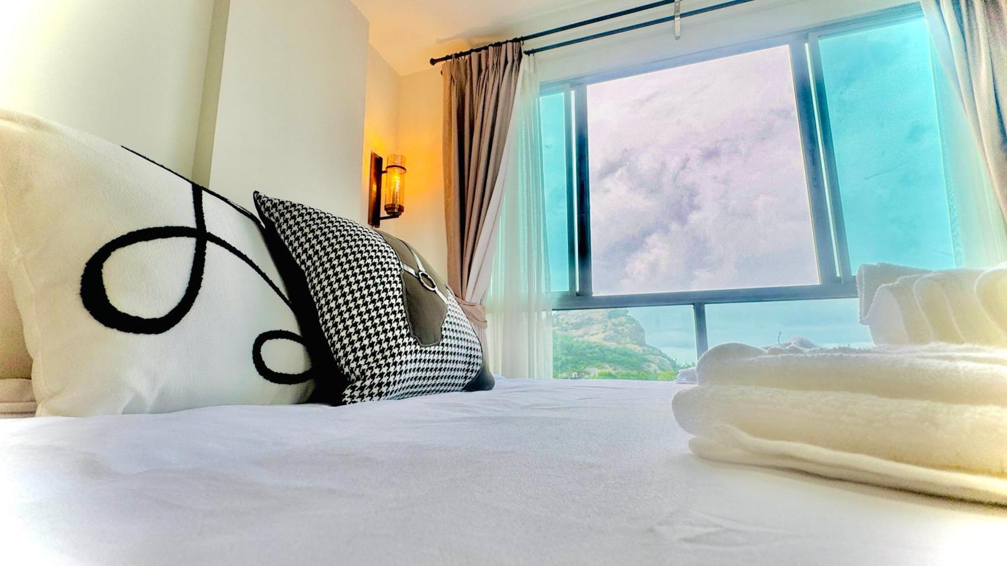 Sea&Mountain View,5 Mins Walk To Famous Beach With King Size Bed Huahin Kültér fotó