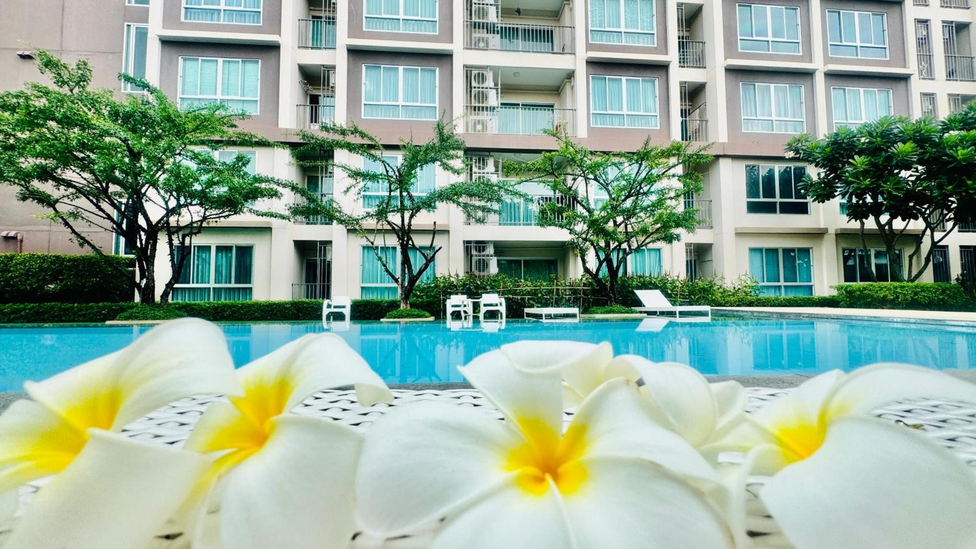 Sea&Mountain View,5 Mins Walk To Famous Beach With King Size Bed Huahin Kültér fotó