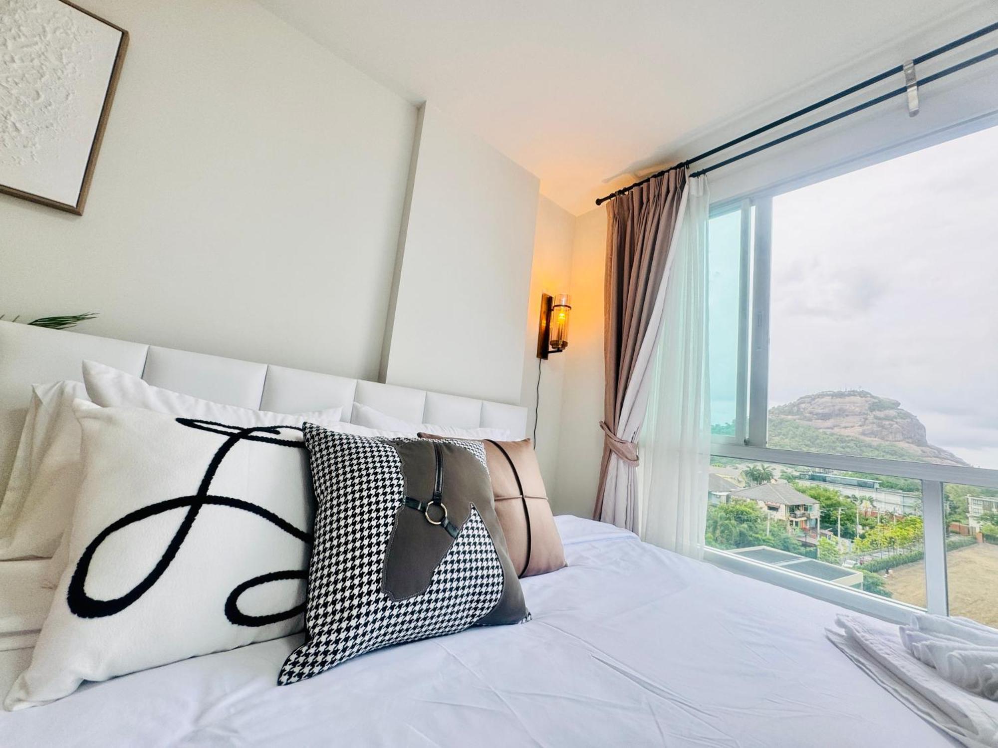 Sea&Mountain View,5 Mins Walk To Famous Beach With King Size Bed Huahin Kültér fotó