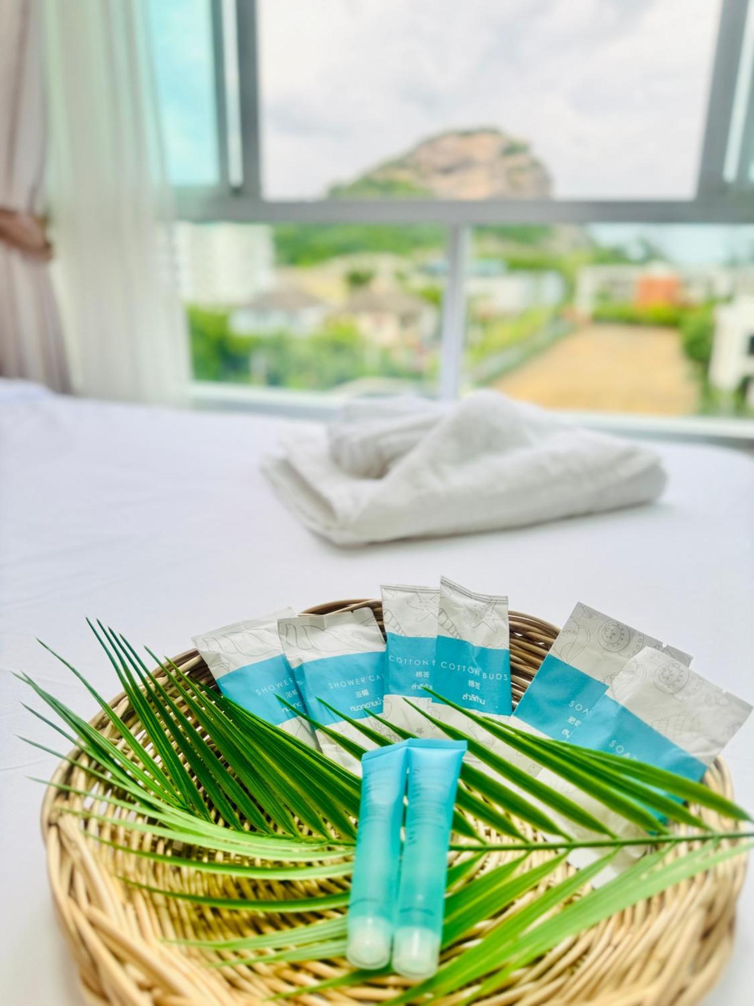 Sea&Mountain View,5 Mins Walk To Famous Beach With King Size Bed Huahin Kültér fotó