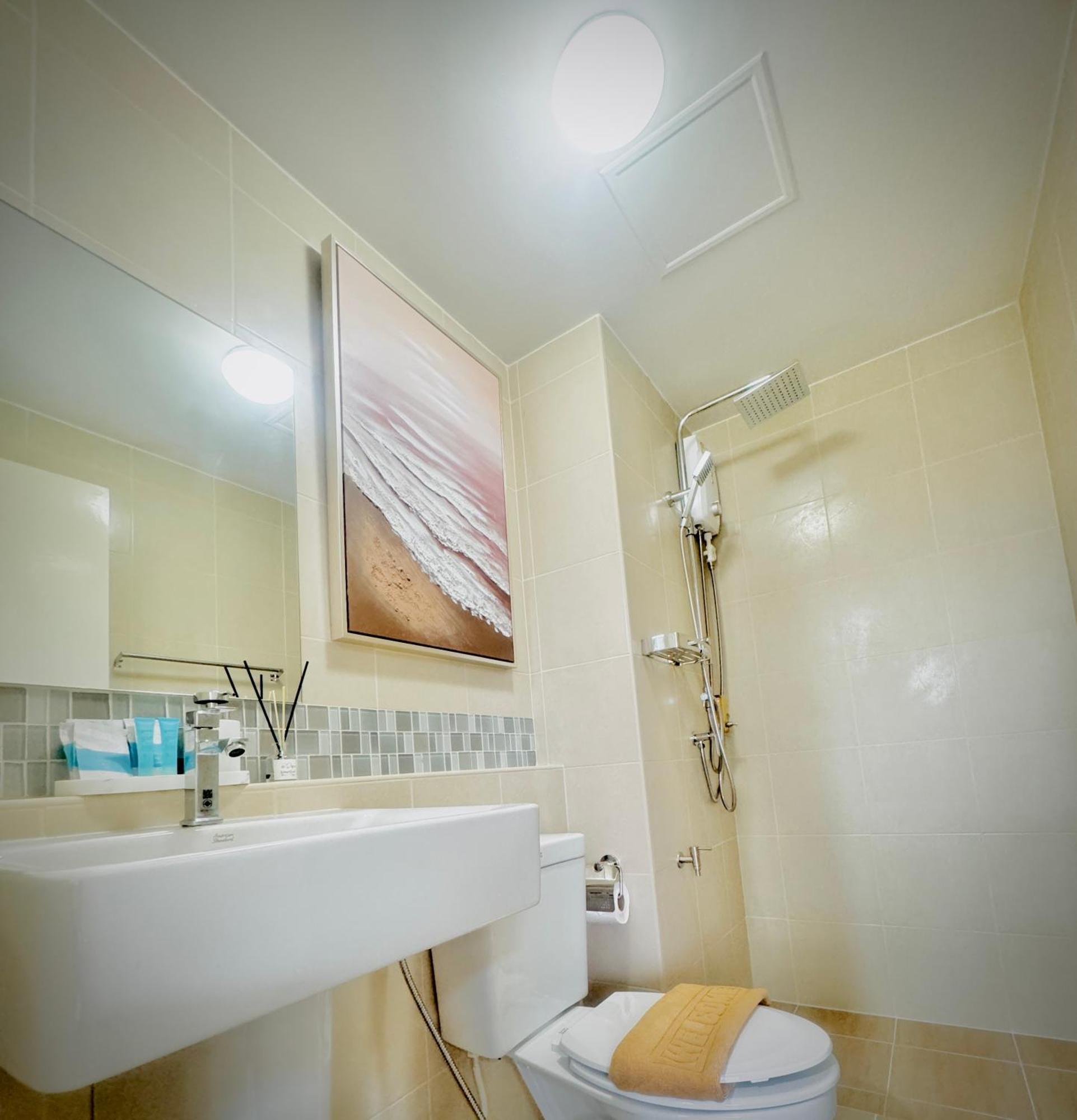 Sea&Mountain View,5 Mins Walk To Famous Beach With King Size Bed Huahin Kültér fotó