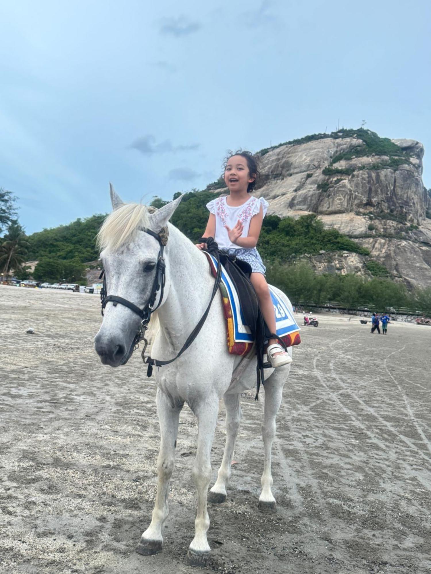 Sea&Mountain View,5 Mins Walk To Famous Beach With King Size Bed Huahin Kültér fotó