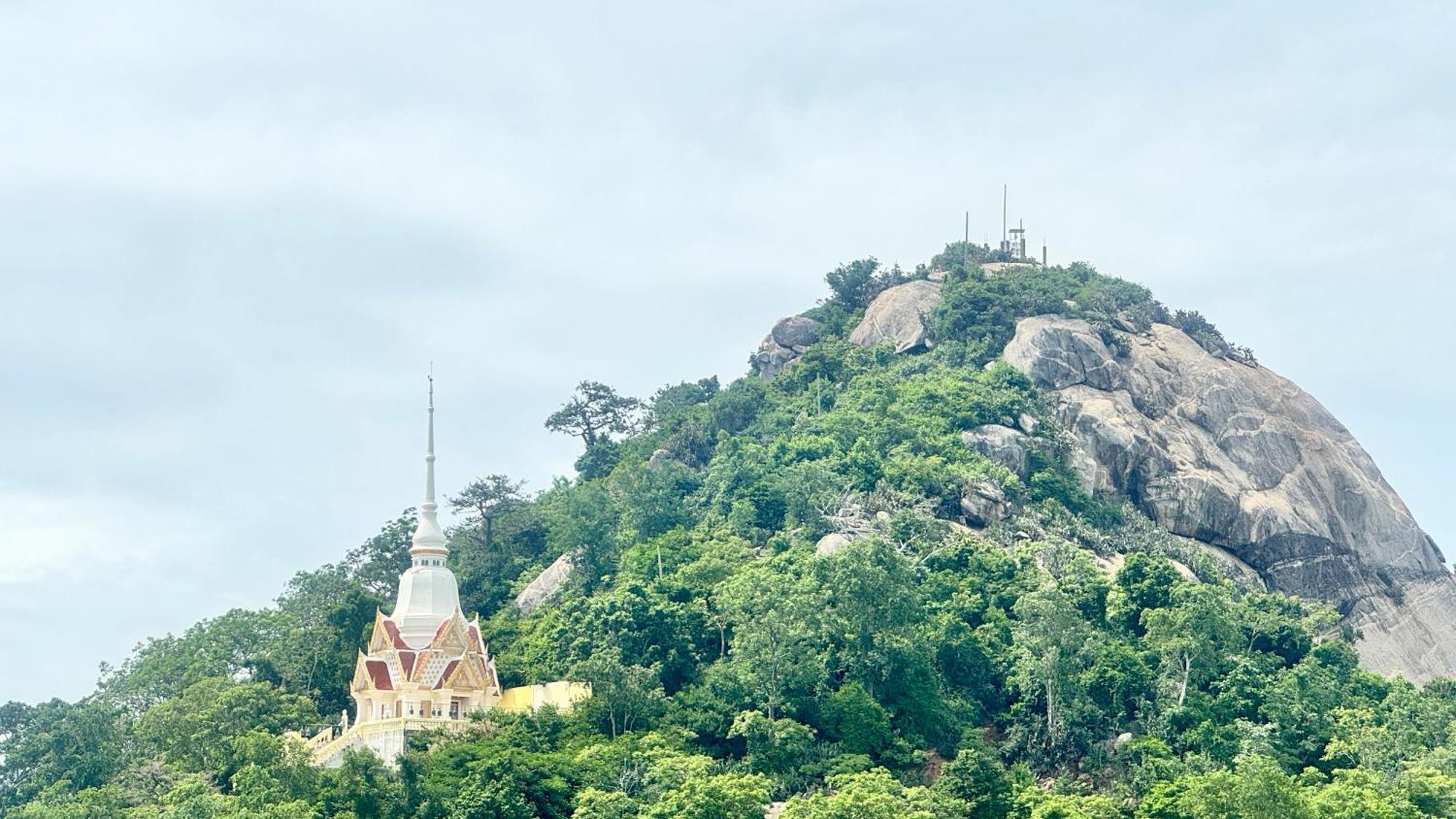 Sea&Mountain View,5 Mins Walk To Famous Beach With King Size Bed Huahin Kültér fotó