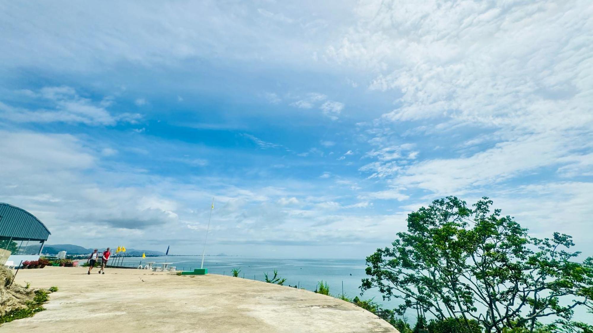 Sea&Mountain View,5 Mins Walk To Famous Beach With King Size Bed Huahin Kültér fotó