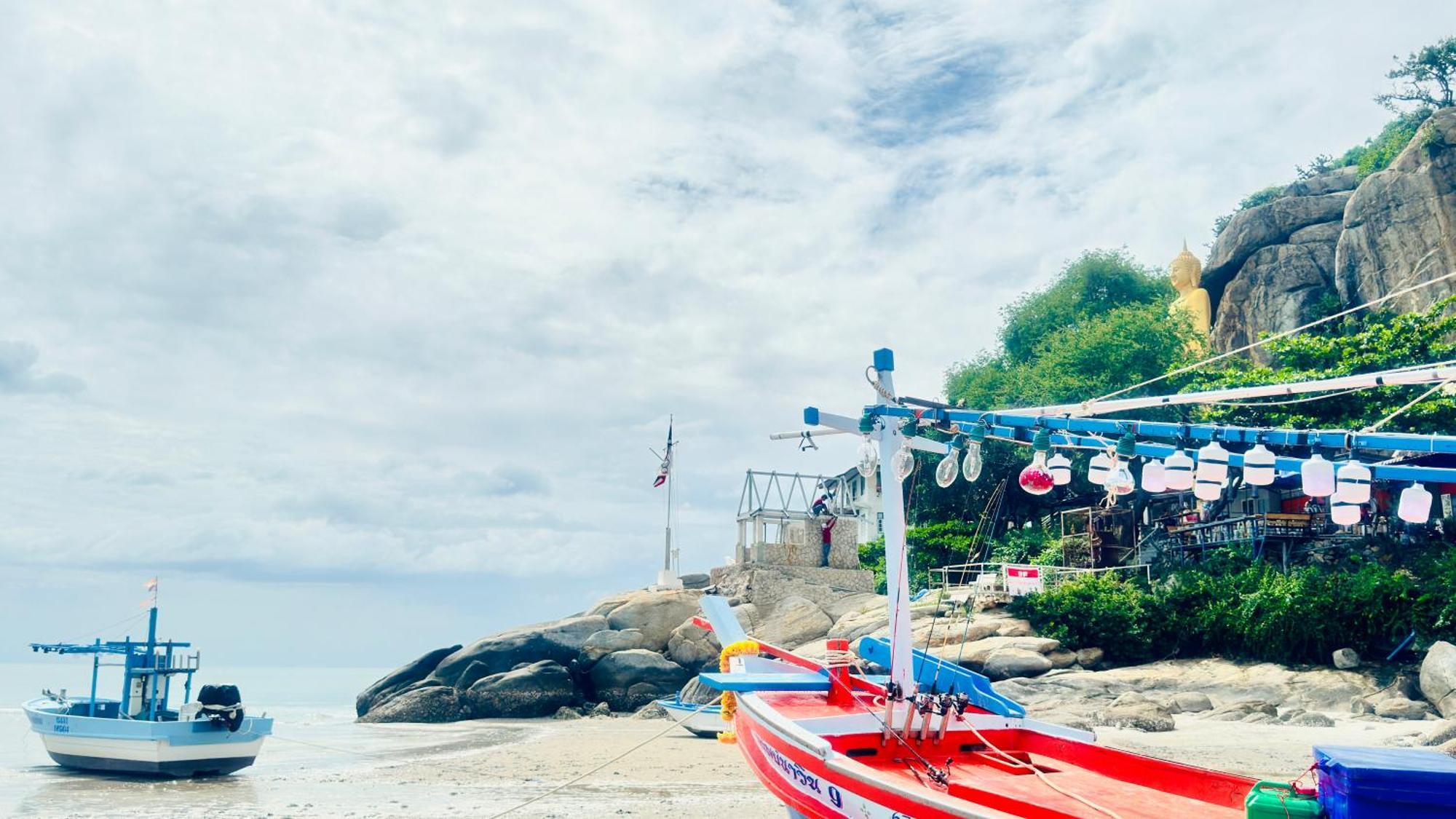 Sea&Mountain View,5 Mins Walk To Famous Beach With King Size Bed Huahin Kültér fotó