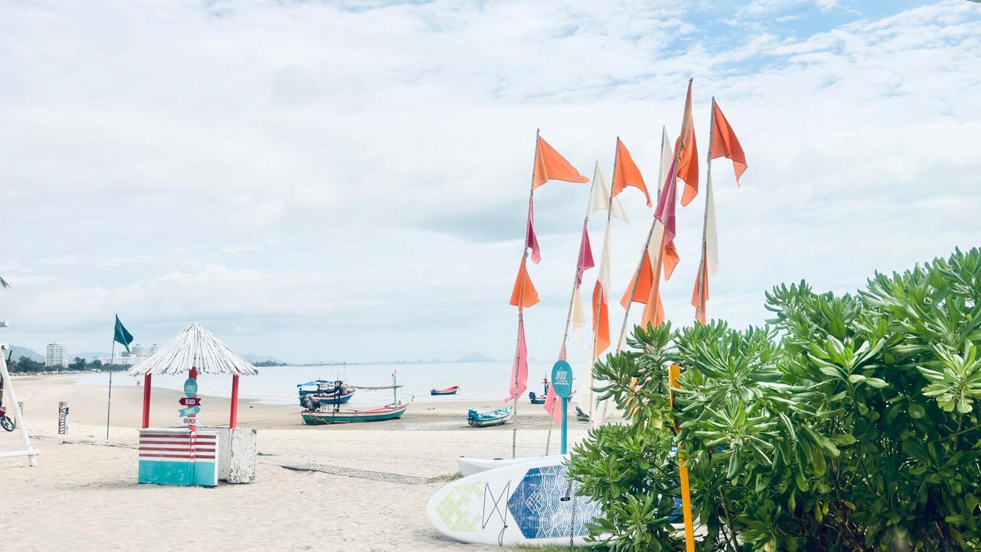 Sea&Mountain View,5 Mins Walk To Famous Beach With King Size Bed Huahin Kültér fotó